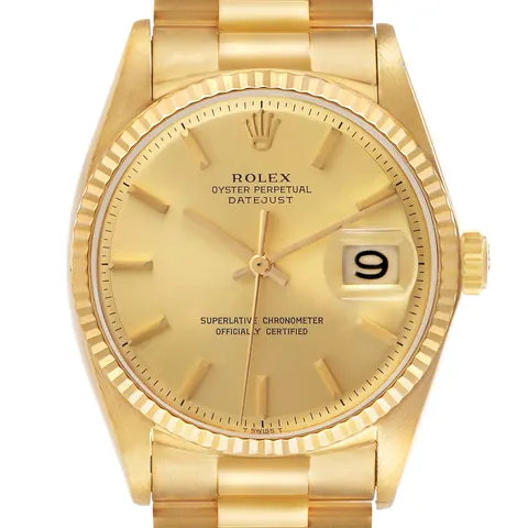 Dial of a vintage 1970 Rolex Datejust 1601 with pie-pan champagne dial